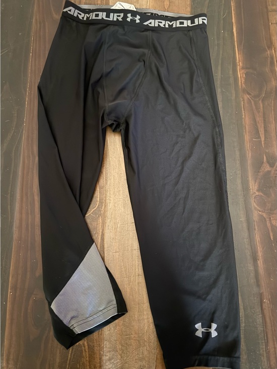 Under Armour Other - Under Armour Black Compression Capri Leggings with Gray Accent
